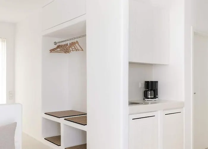 Golden Coast Citron Private Wadingpool Nest *